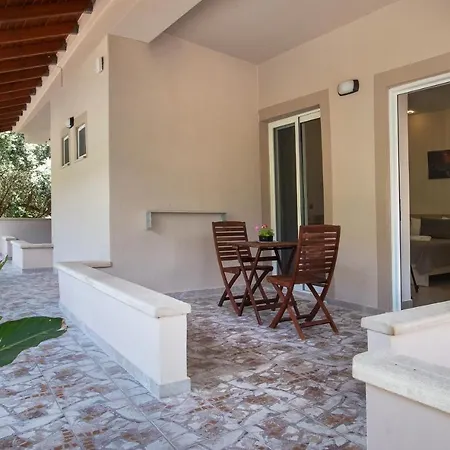 Antartisa Limni (Crete)